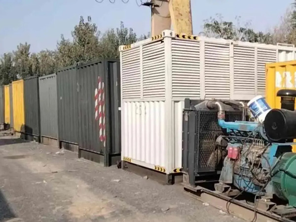 云县200KW柴油发电机机组每小时油耗是多少?